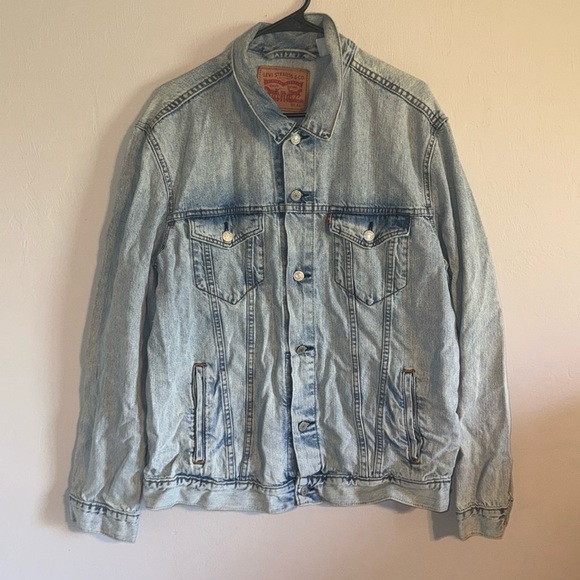 Levi's Mens Trucker Jacket Denim Pretty City Light Wash Cotton Button Up XL - Picture 1 of 9